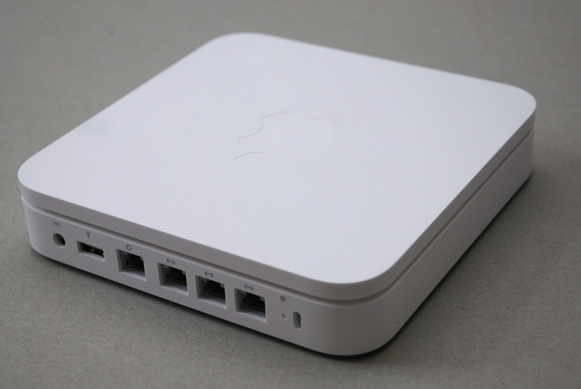 Airport Extreme Base Station